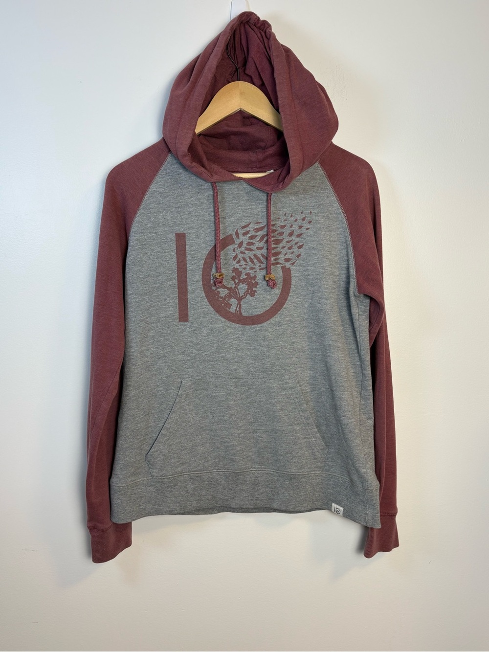 Tentree Women’s Gray Pink Hoodie Size Medium Eco Organic Cotton, Outdoors